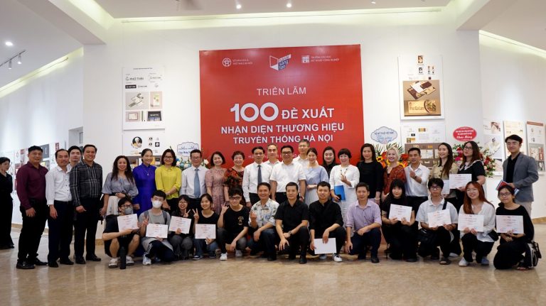 Khai mạc triển lãm: “100 đề xuất nhận diện thương hiệu truyền thống Hà Nội”
